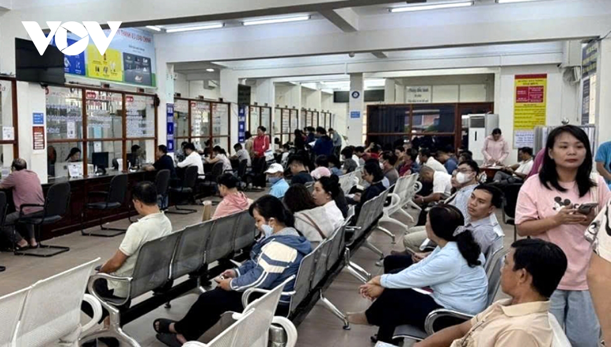 New two-tier local government system goes into effect without disruption